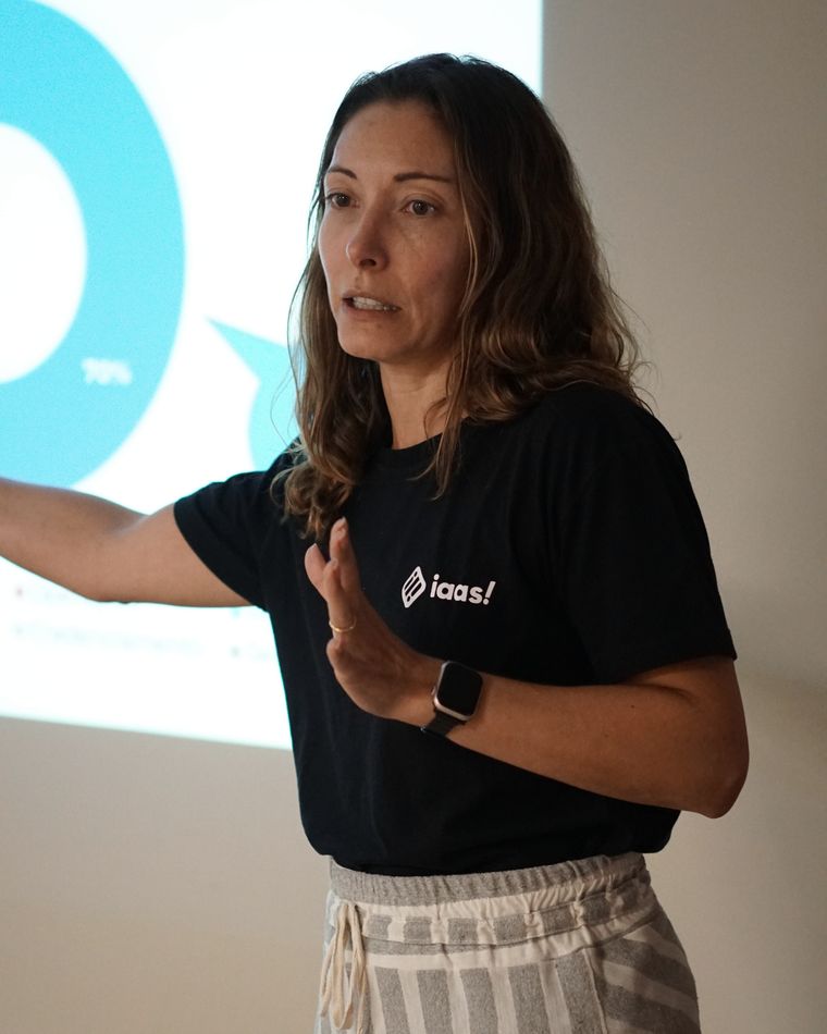 Patrícia Lima, CEO da IaaS, durante o comitê